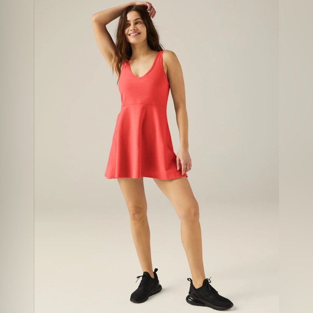 NWT Beyond Yoga Spacedye Movement Dress XS (Coral Glow Heather)